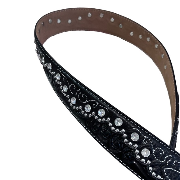 Tony Lama Kaitlyn Swarovski Crystals Metal Bead Black Leather Belt main image 4